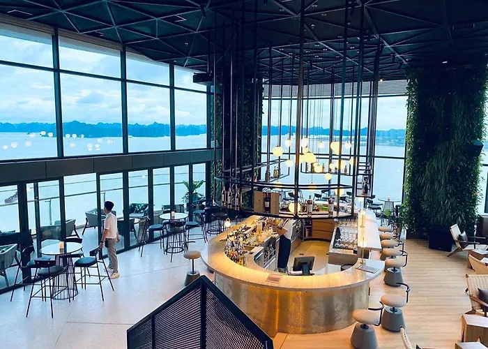 Apartment The Sandy Homestay - Bayscape View - Citadines Marina Ha Long Hạ Long