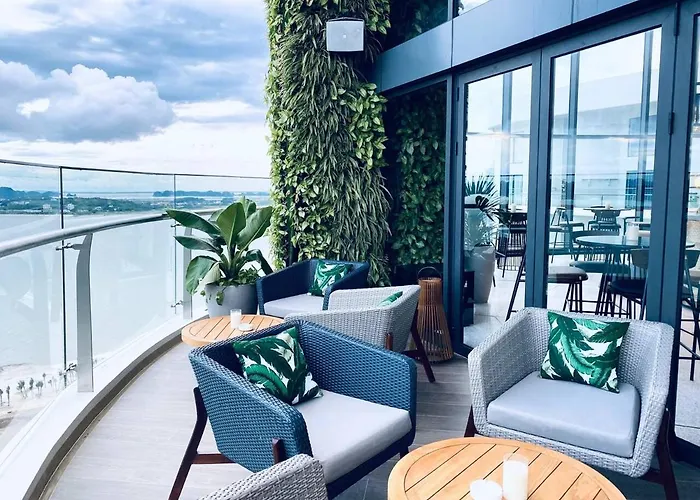 The Sandy Homestay - Bayscape View - Citadines Marina Ha Long Hạ Long
