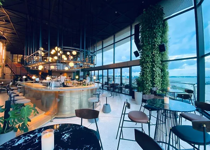 Apartment The Sandy Homestay - Bayscape View - Citadines Marina Ha Long