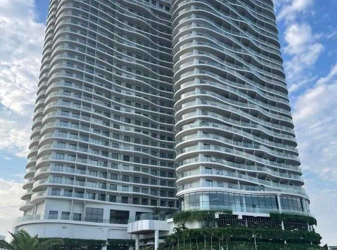 The Sandy - Bayscape View - Citadines Marina * Ha Long