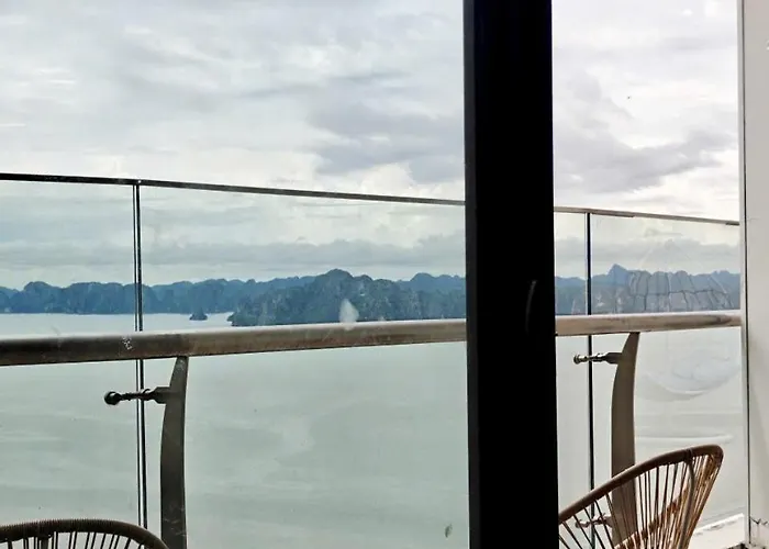 Apartment The Sandy Homestay - Bayscape View - Citadines Marina Ha Long *