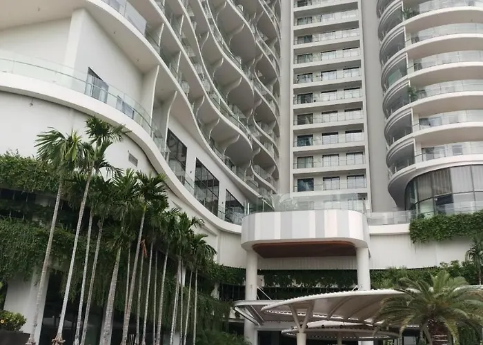 The Sandy Homestay - Bayscape View - Citadines Marina Ha Long Apartment Hạ Long