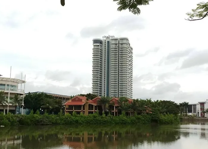 The Sandy Homestay - Bayscape View - Citadines Marina Ha Long * Hạ Long