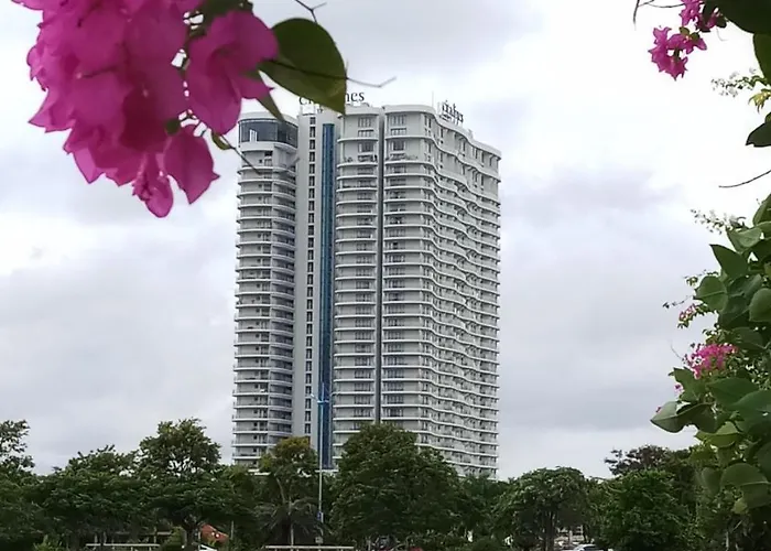 The Sandy Homestay - Bayscape View - Citadines Marina Ha Long