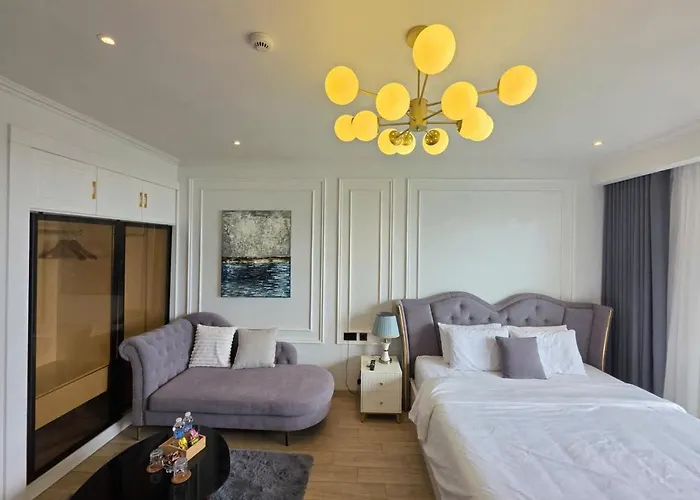 The Sandy Homestay - Bayscape View - Citadines Marina Ha Long Apartment *
