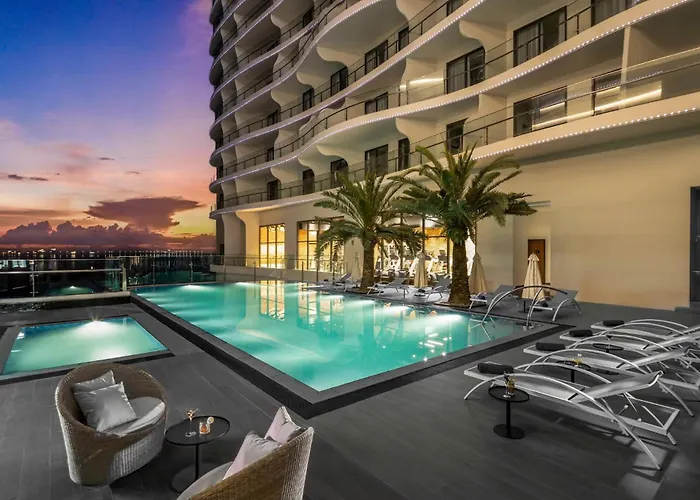 The Sandy Homestay - Bayscape View - Citadines Marina Ha Long Apartment Hạ Long